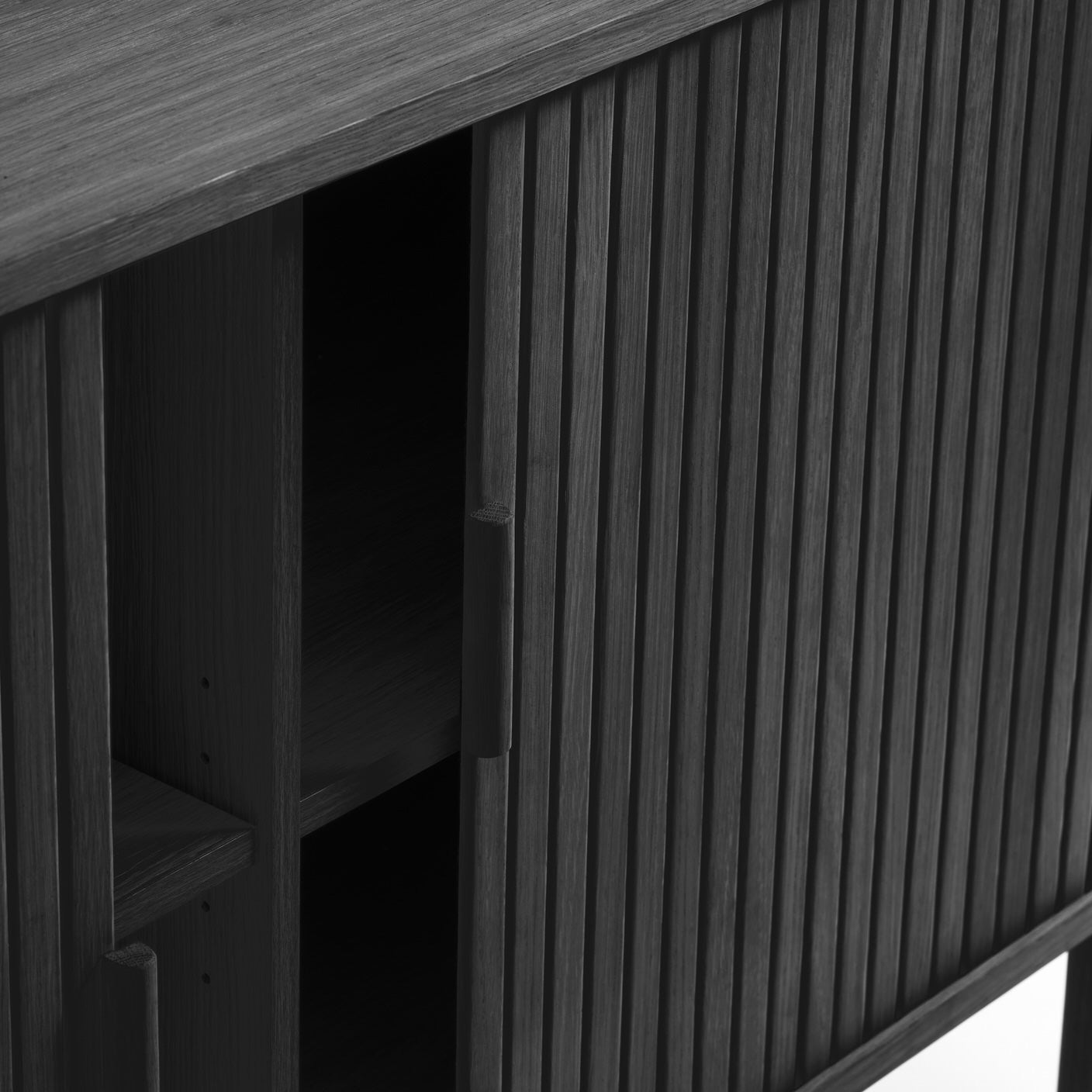 by fonQ Splinted Dressoir - Zwart Eiken
