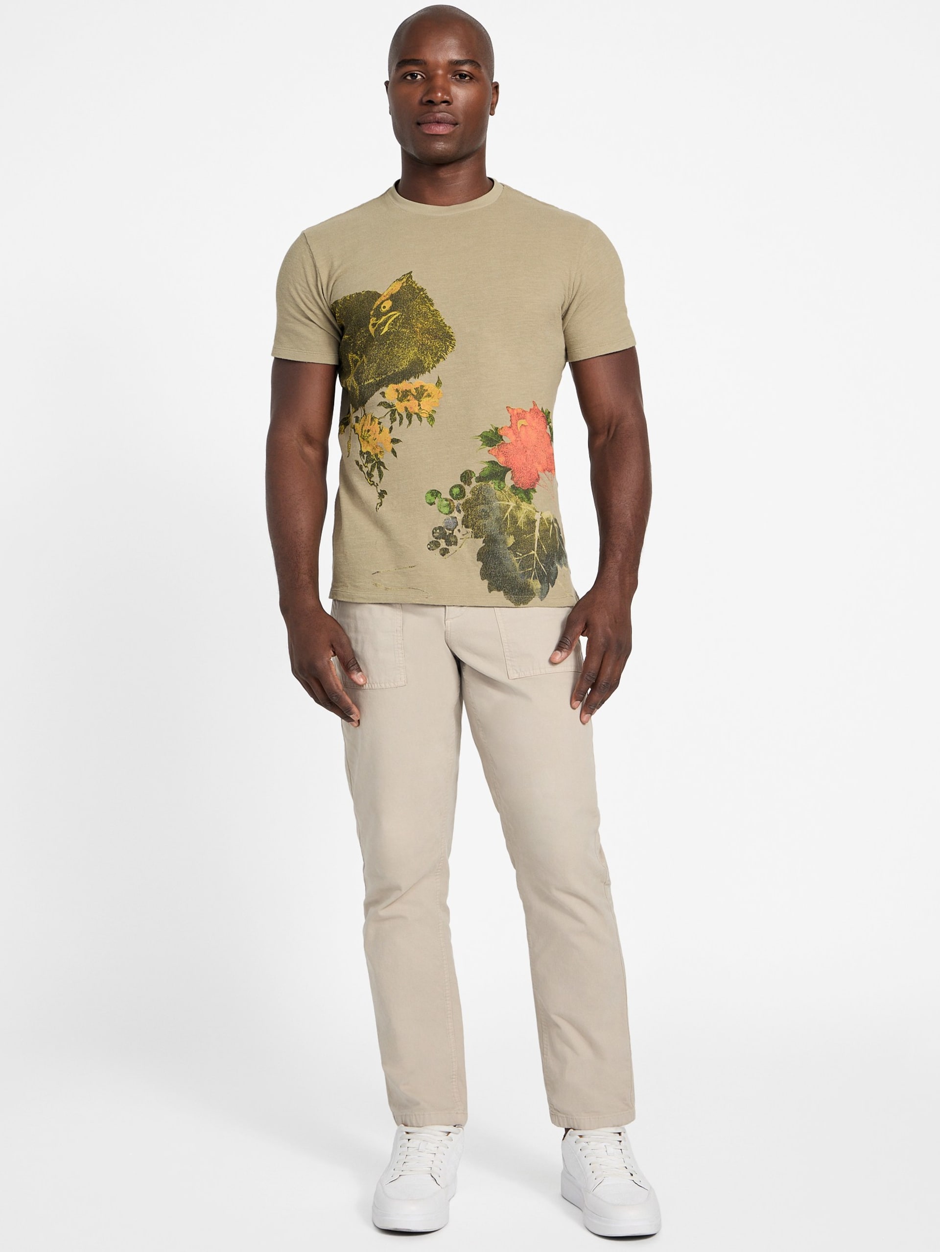 Camiseta Floral Eco-Artesanal