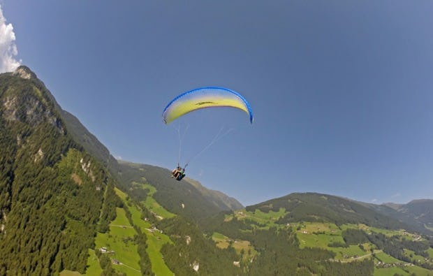 Gleitschirm-Tandemflug in Mayrhofen als Geschenk