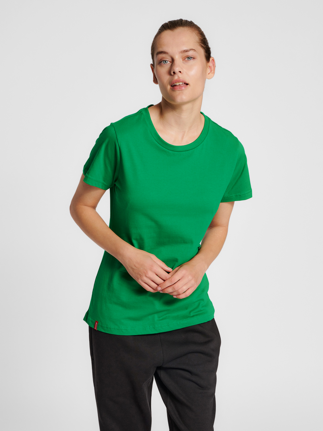 hmlRED BASIC T-SHIRT S/S WOMAN