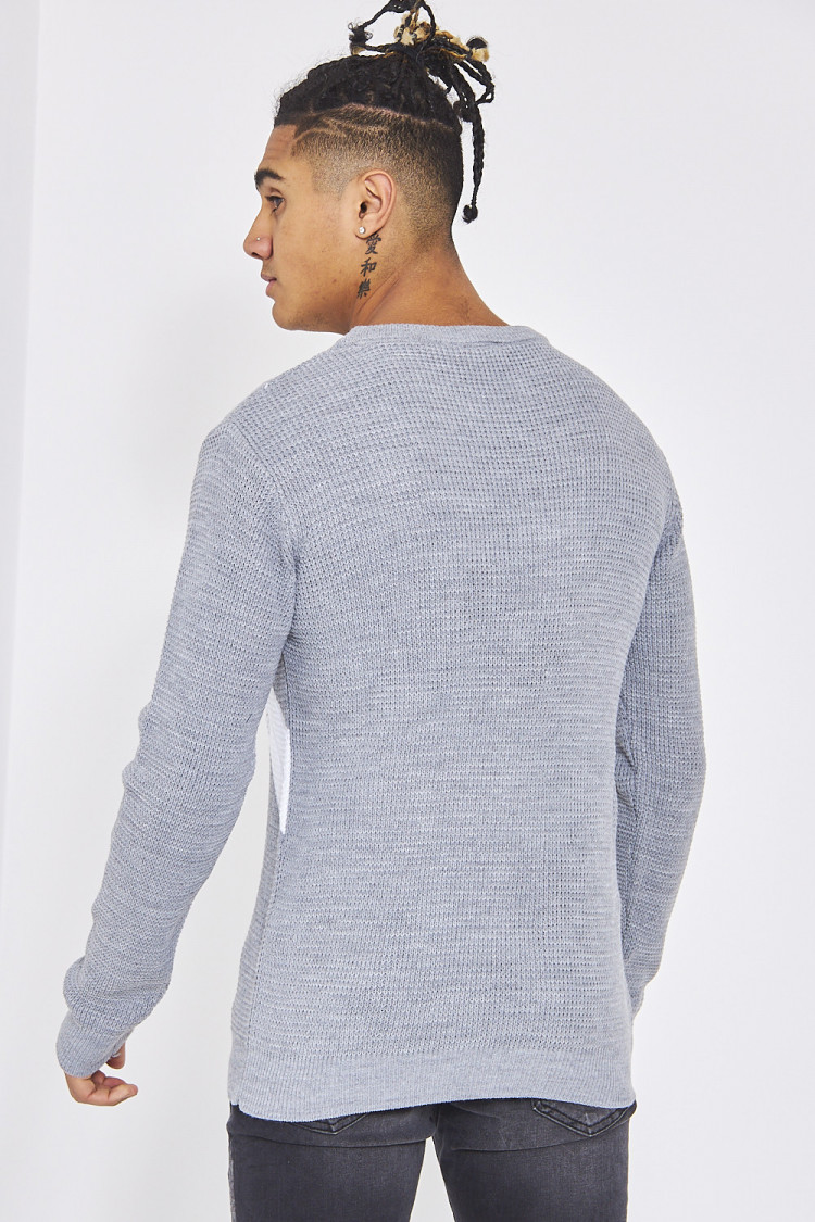 Pull en maille gris bandes blanches