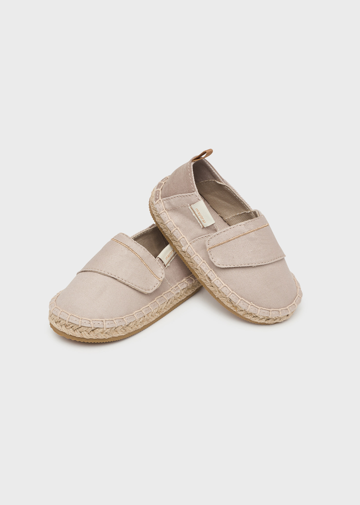 Alpargata infantil com fecho de velcro