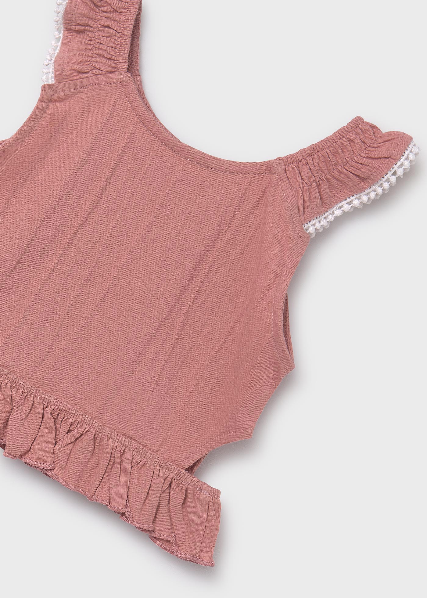 Conjunto de duas peças com recortes para meninas