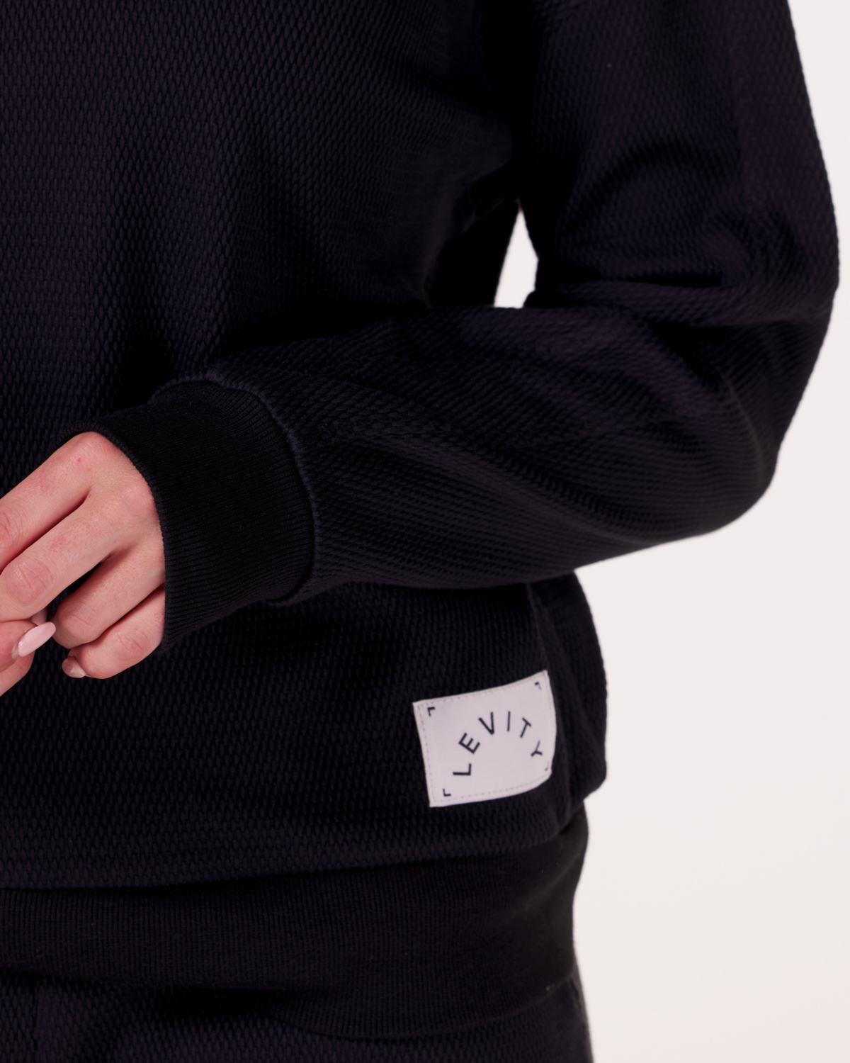 LEVITY Balance Sweater Black