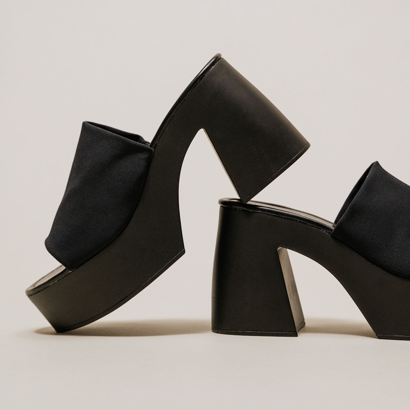 Jonak Mules Peneloppe noires - Talon 10 cm