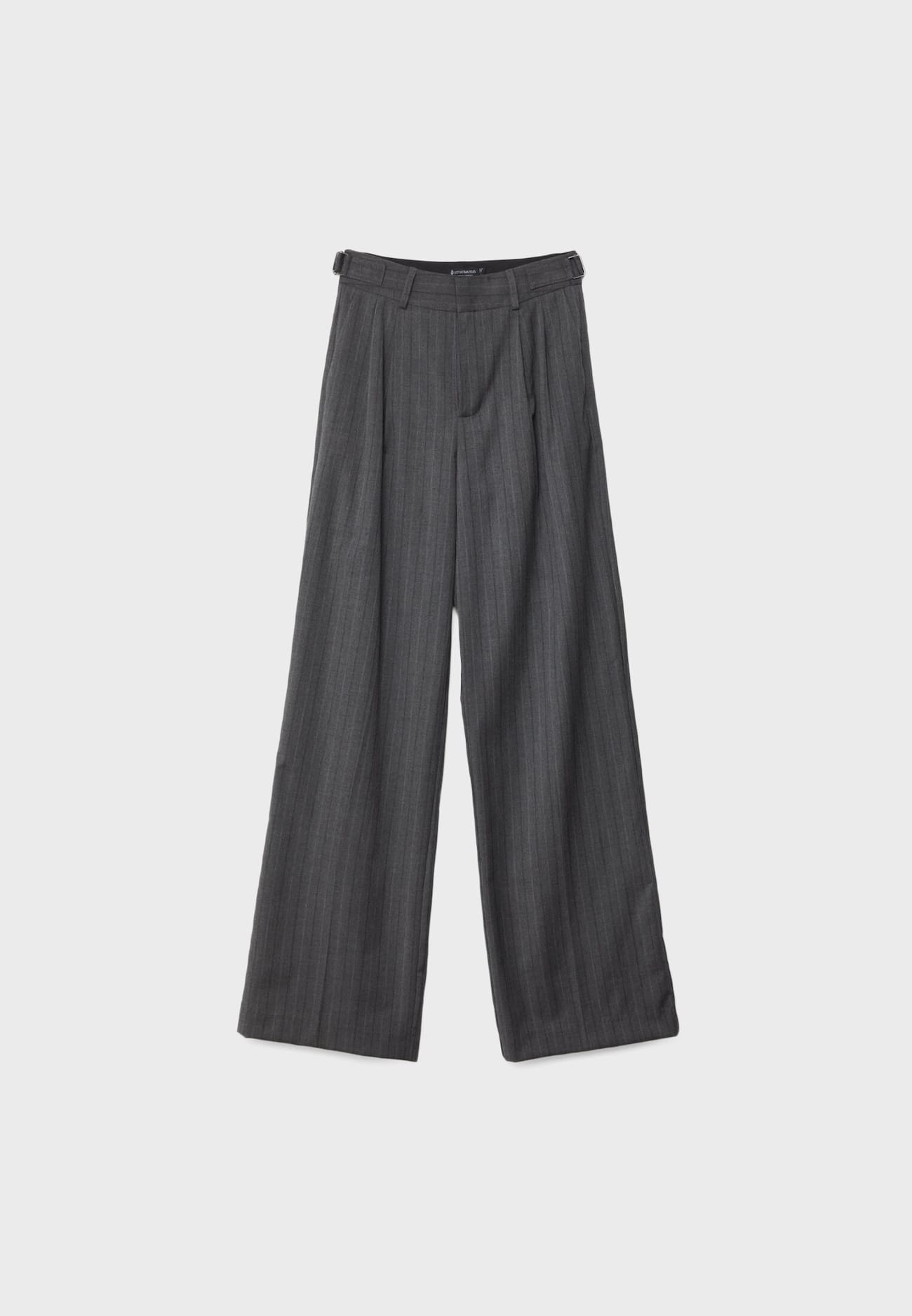 Calças elegantes com cintura ajustável.