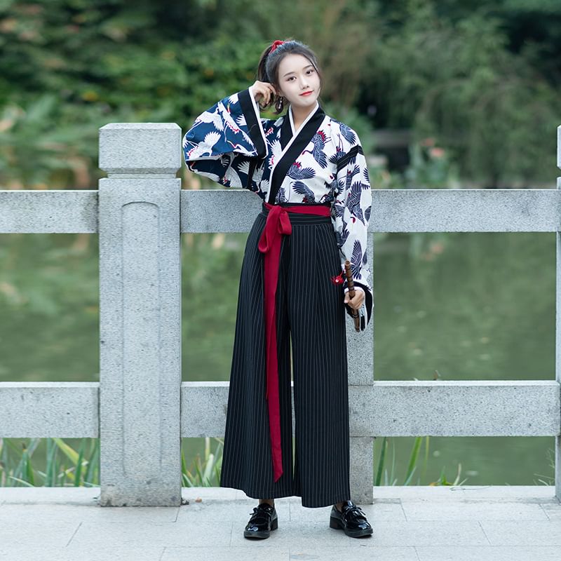 Girls Supply - Hanfu-top met lange mouwen en kraanprint / gestreepte broek met hoge taille en wijde pijpen / set