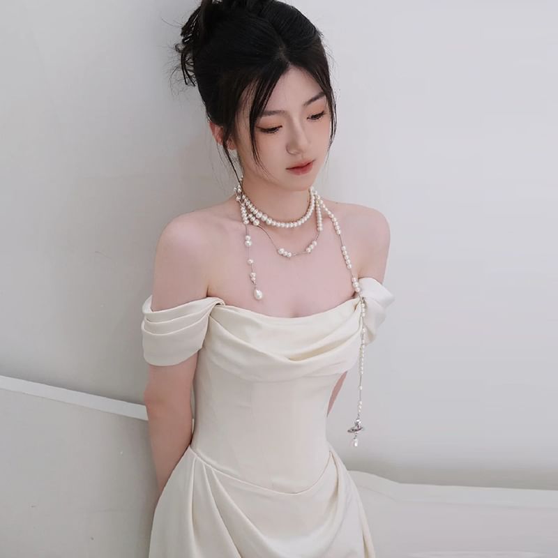 Fioridi - Off Shoulder Effen Geplooide Satijnen A-lijn Trouwjurk