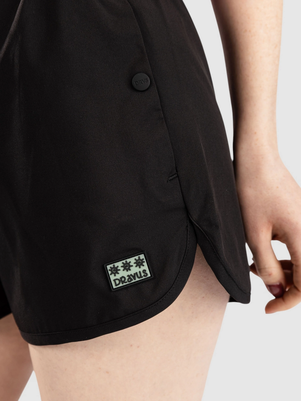 Dravus Essential Wind Shorts black