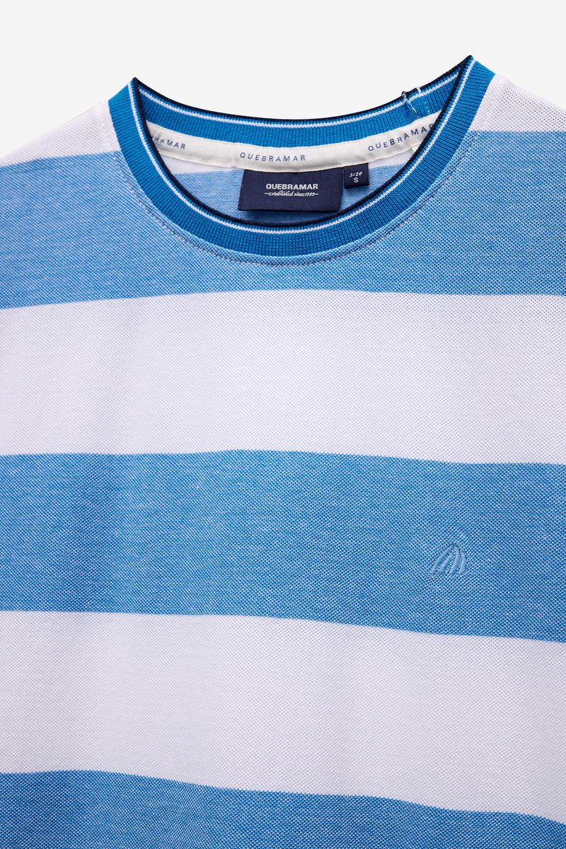 T-SHIRT EM PIQUET COM RISCAS LARGA