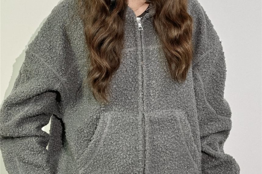 Trovelst - Geborduurde fleece oorklepmuts met paneel
