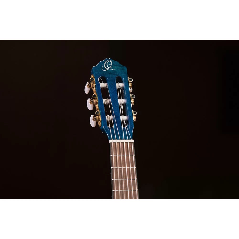 Ortega Mini/Travel Series RGLE18BLF Faded Blue elektrisch-akoestische guitalele met gigbag