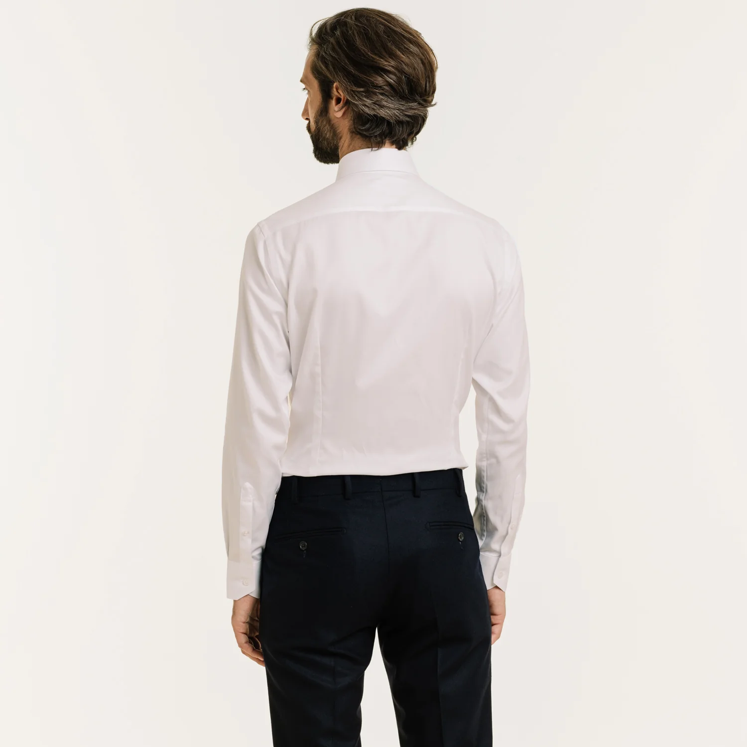 White double-twisted chevron fitted shirt