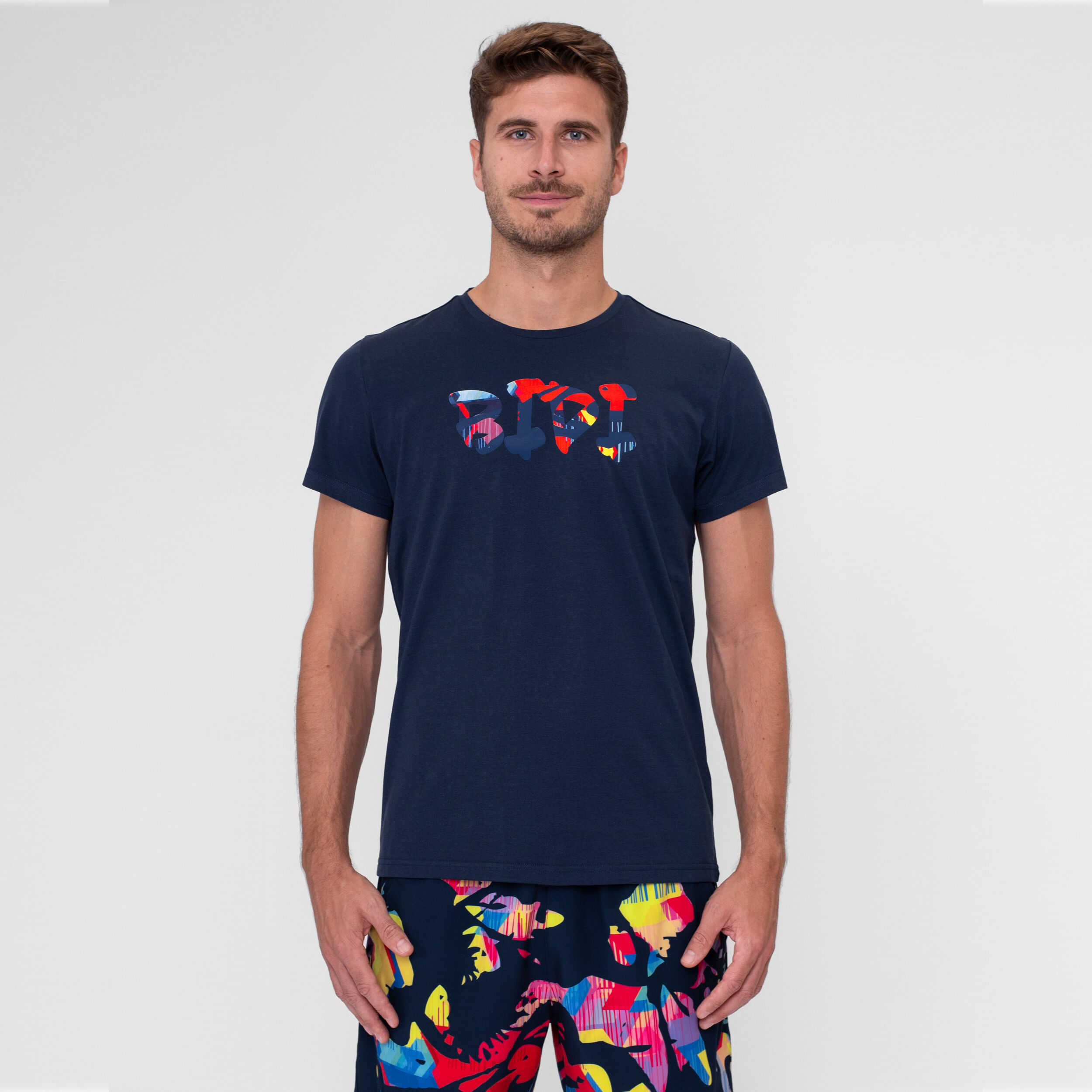 BIDI BADU Wild Arts Chill T-shirt Hommes - Bleu Foncé , Multicouleur