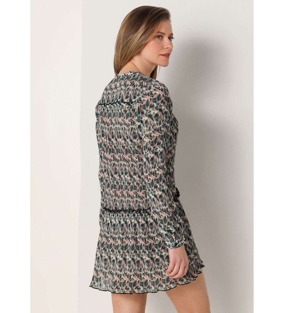 Vestido curto Lois em tecido plissado com estampa camuflada multicolorida