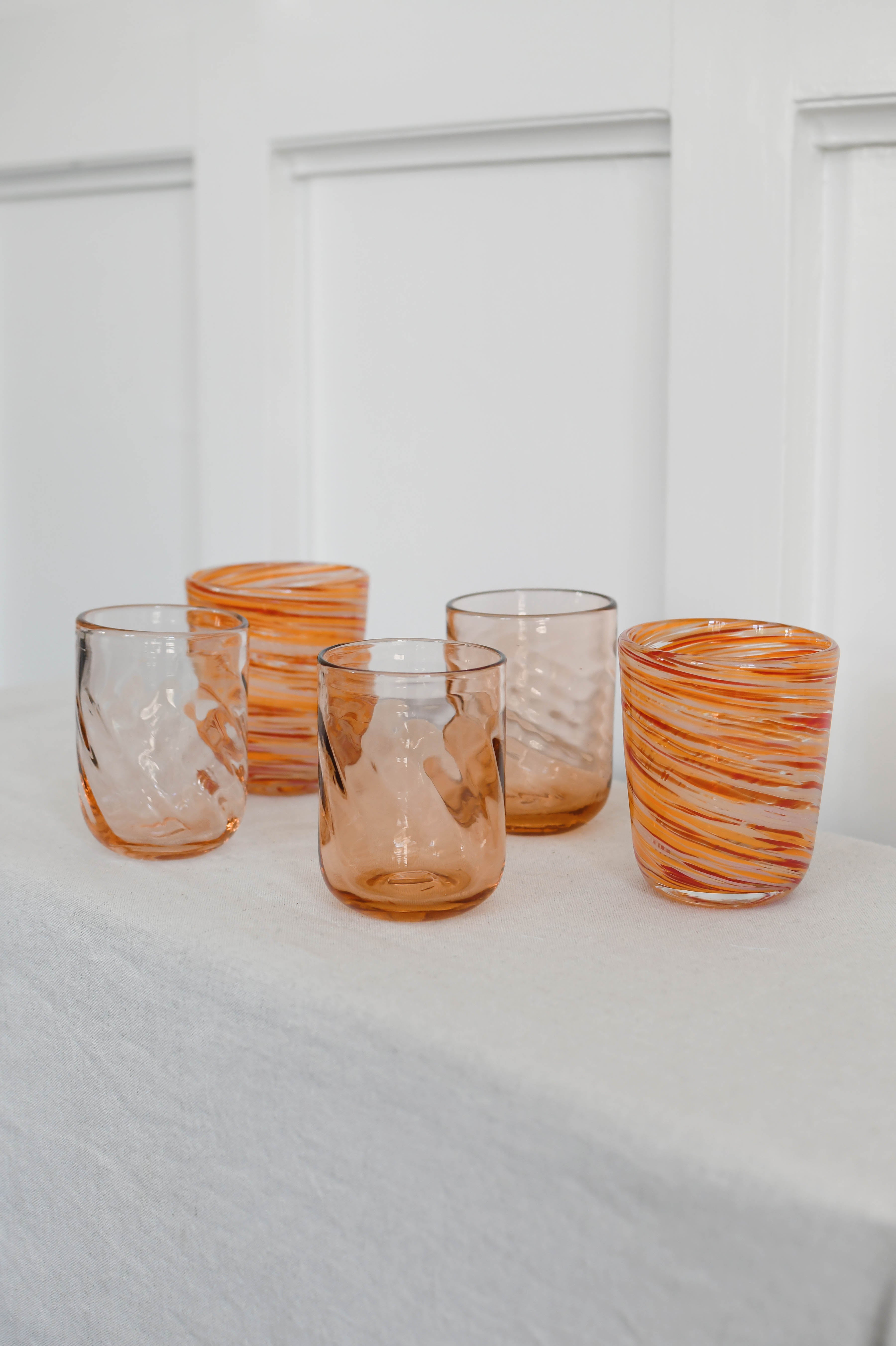 Bahne Interior  Multi Twist vandglas - orange/rød/beige