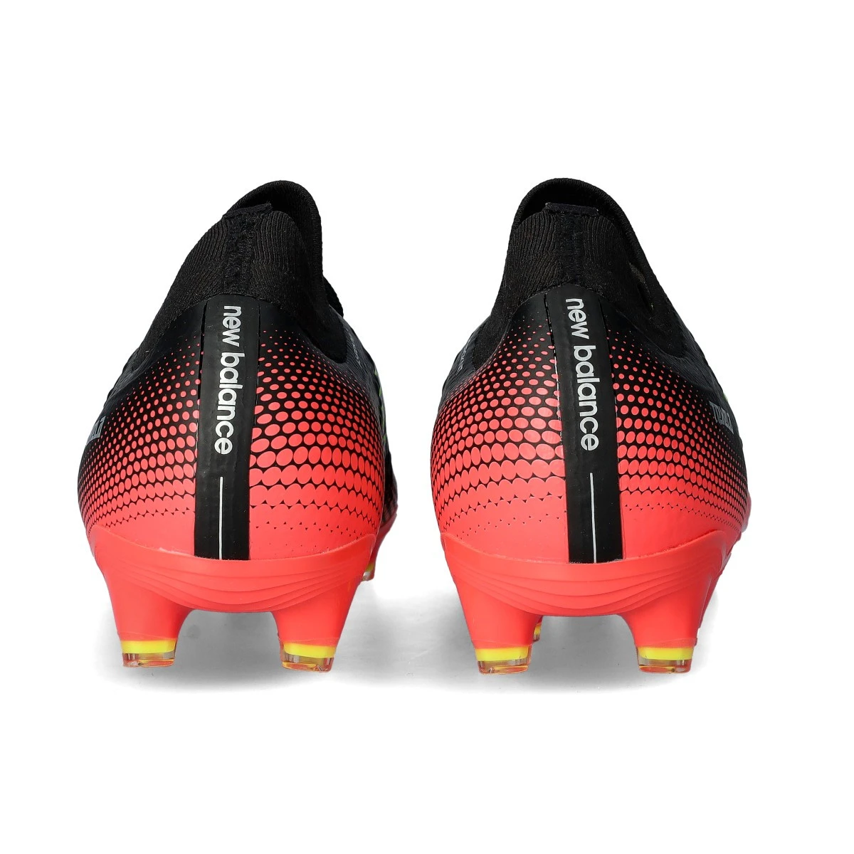 Chuteira New Balance Tekela Magia Low Laced FG V4+