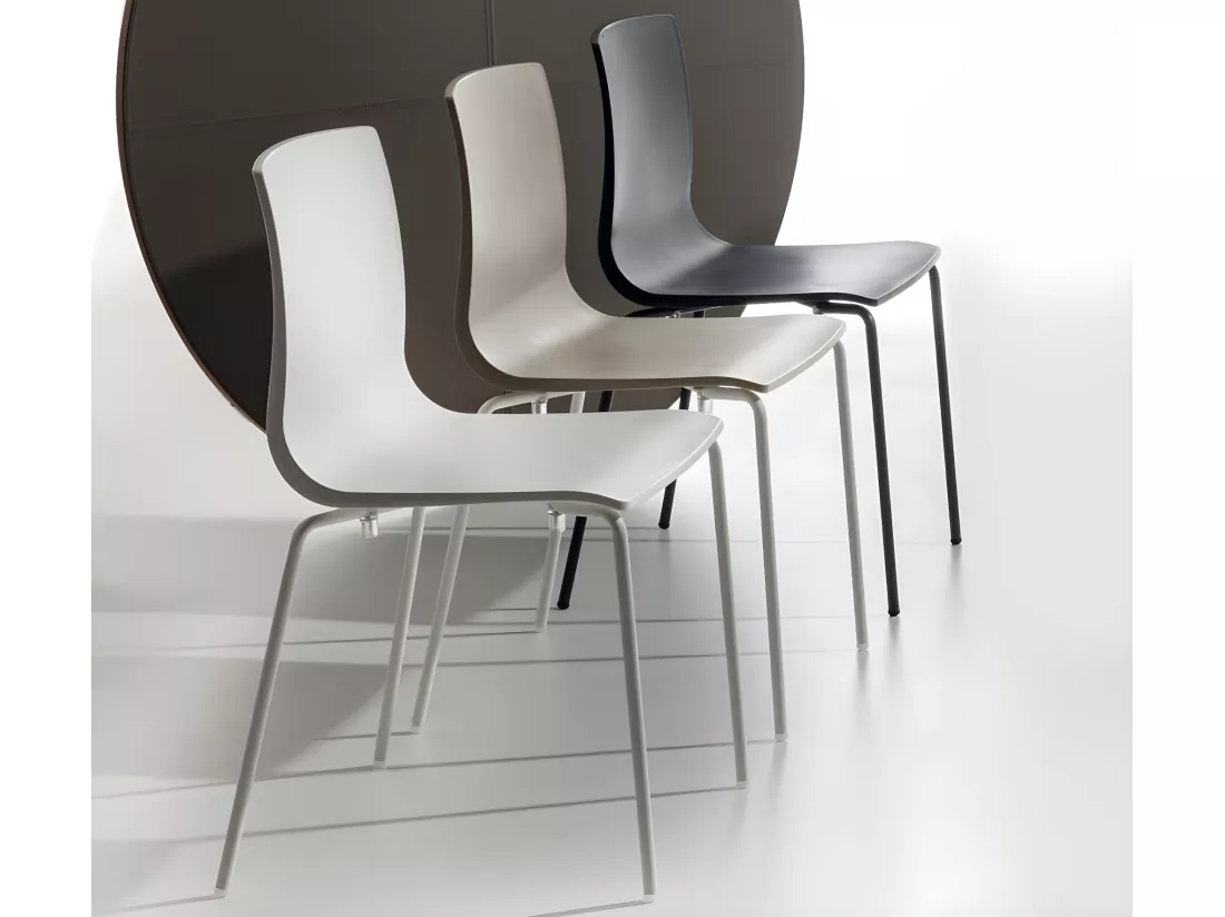 Chaise en polypropylène et pieds en métal Vanya - Lot de 4-Couleur Blanc cassé
