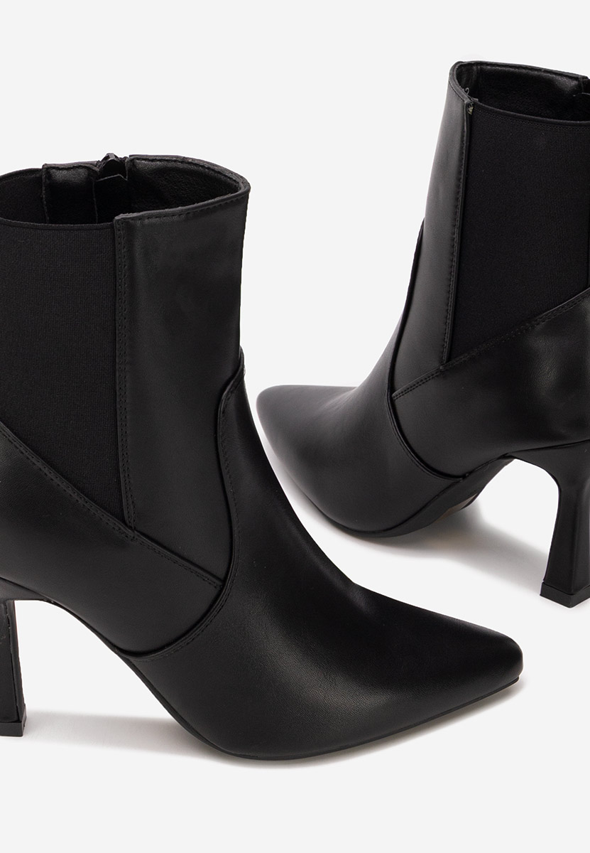 Bottines à talon fin noires Olivinia