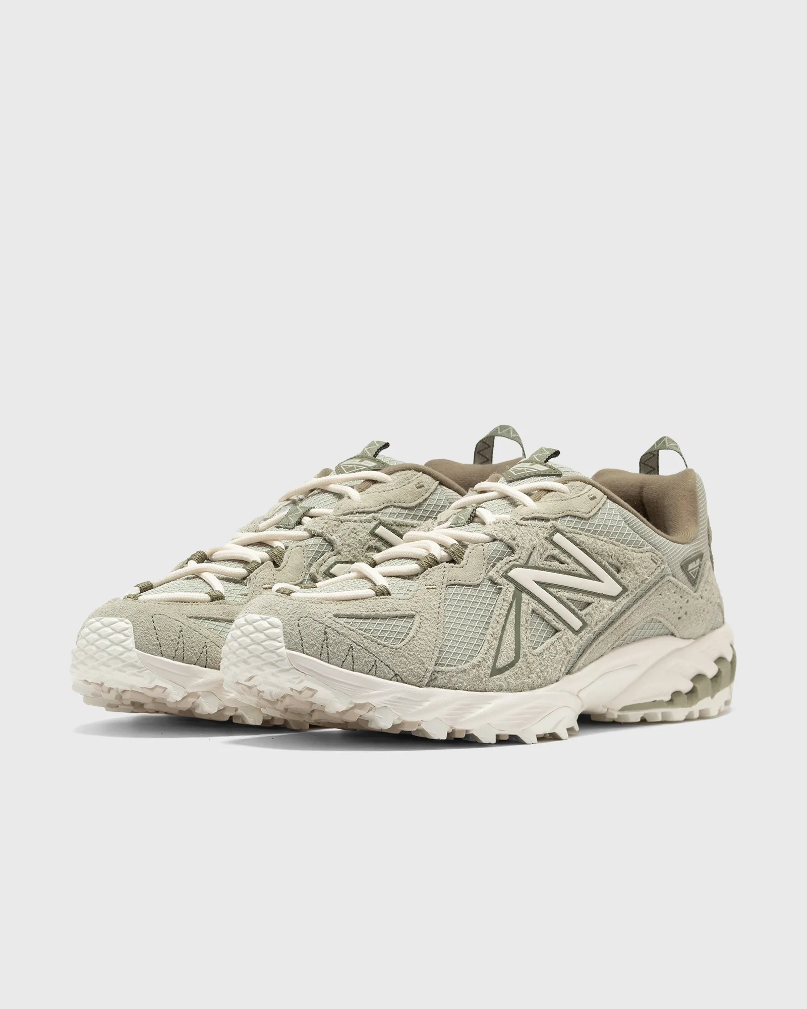 New Balance 610