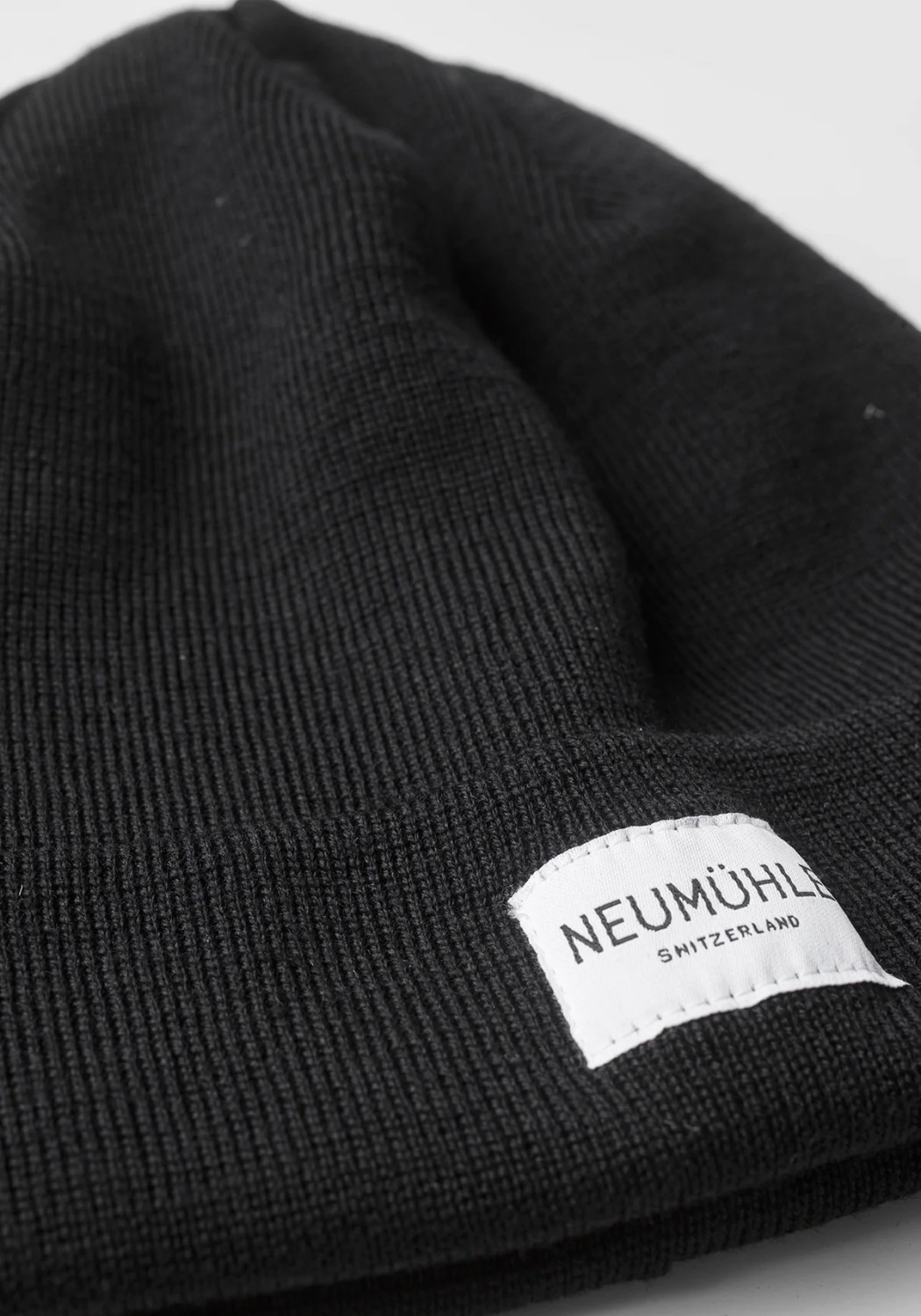 Neumuhle Wollmütze Kiel Organic Merino Black Coal