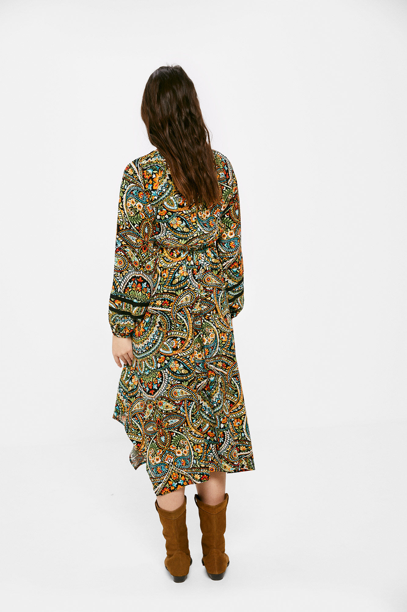 Vestido midi preto com decote em renda - preto