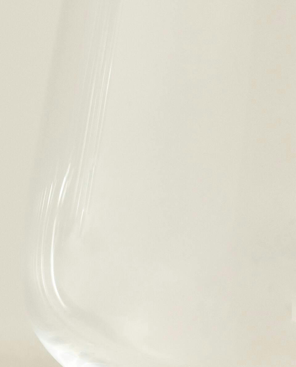 Copo de cristal boêmio com borda dourada