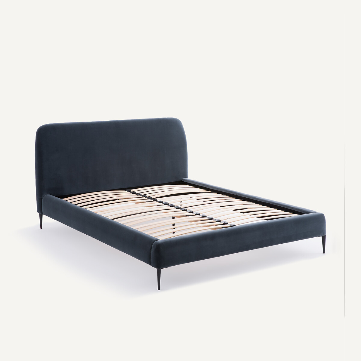 AM.PM<br>Cama de casal em veludo, design de E. Gallina, Oscar