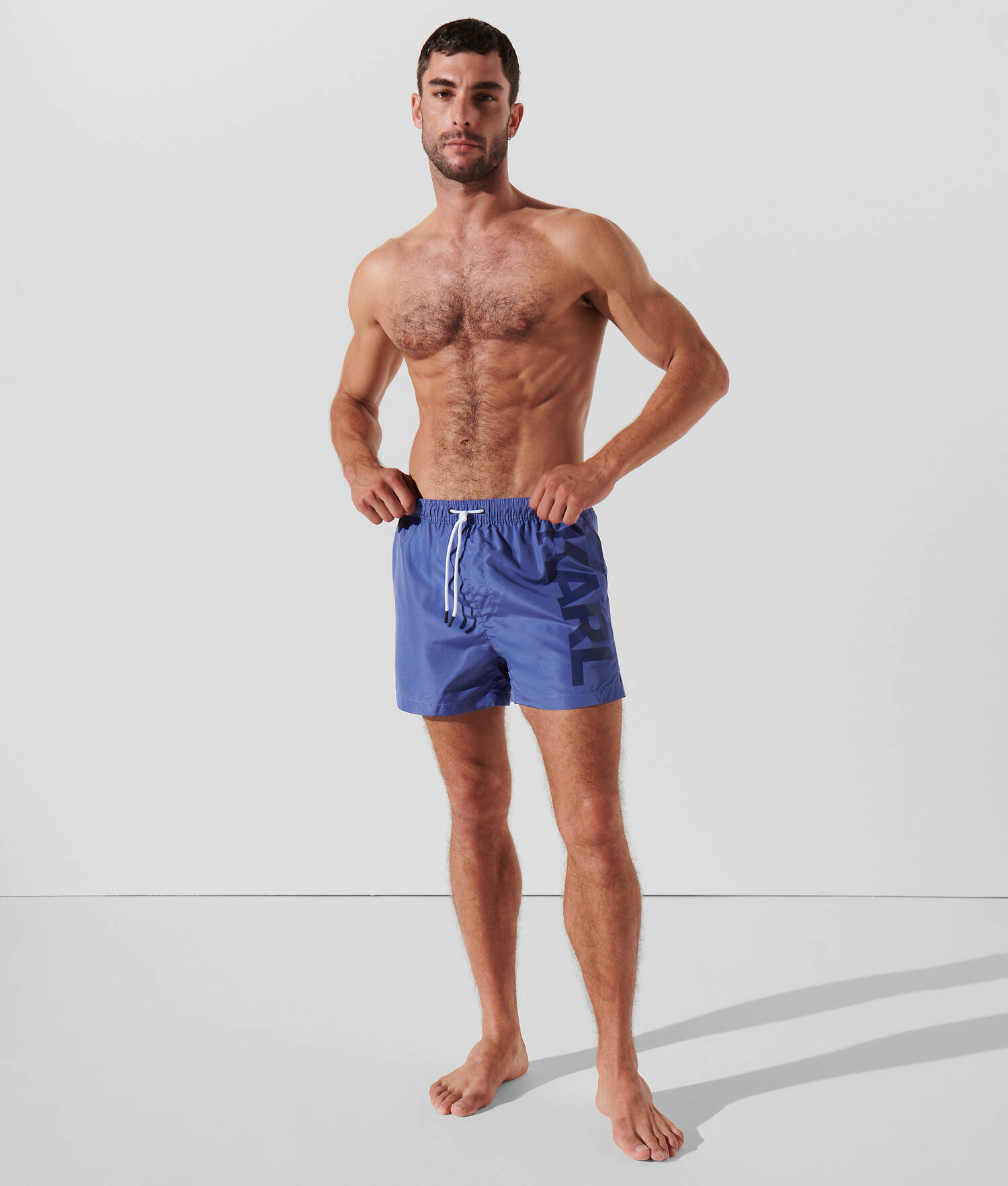 SHORT DE BAIN ORNÉ DU LOGO KARL