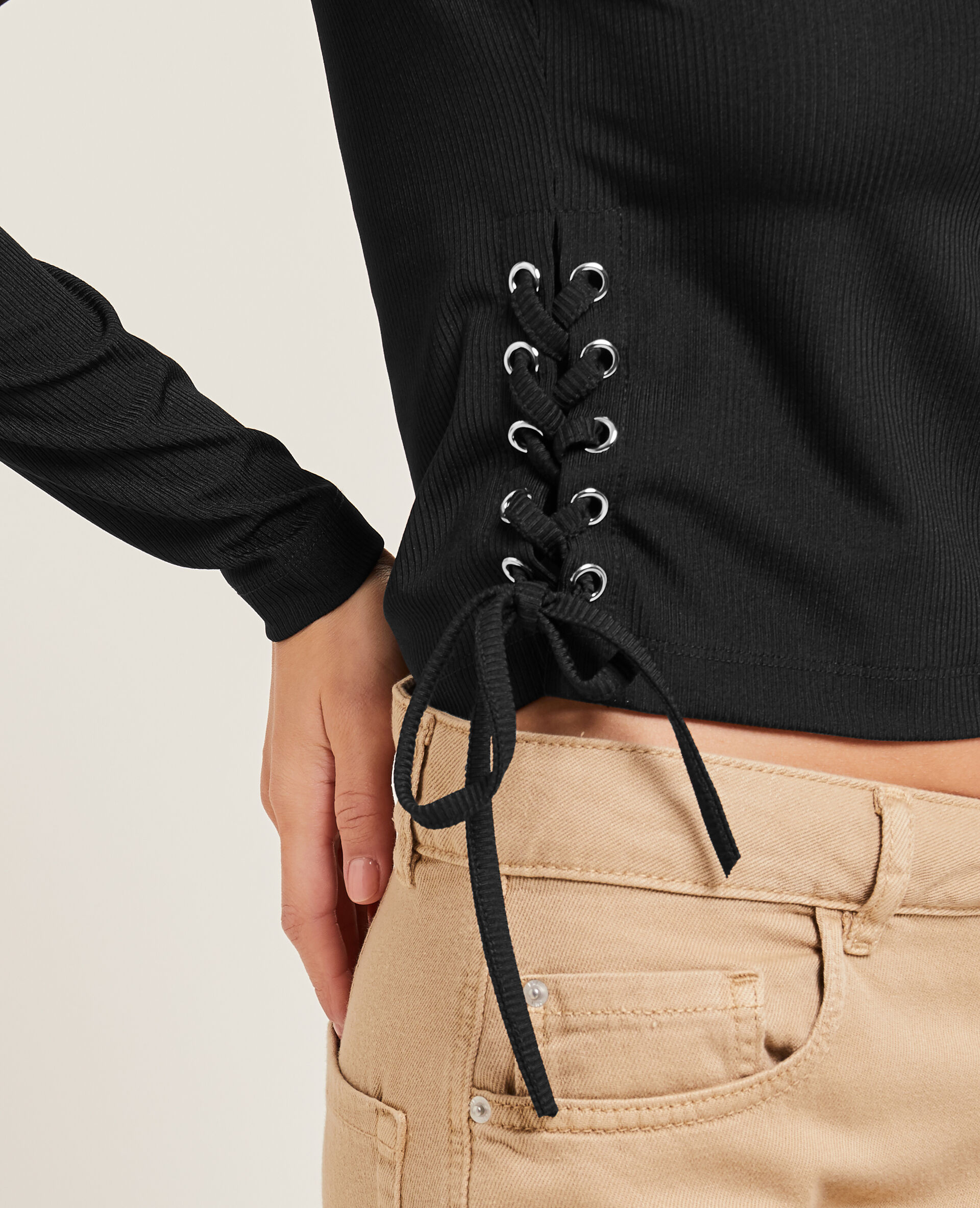 Top maille côtelée avec lacets - Noir