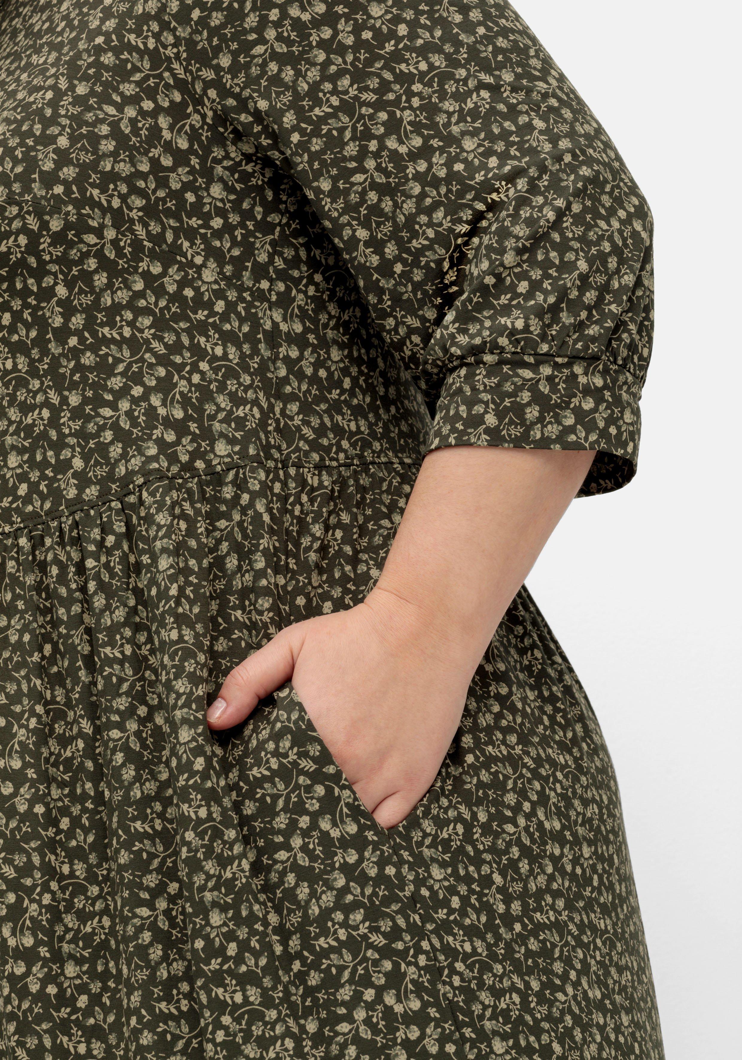 Jerseykleid im Millefleursprint, mit Stufenvolant