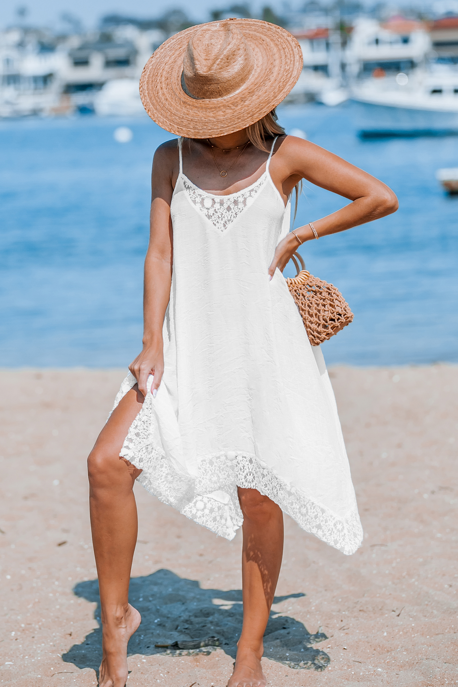Robe cover up mini sans manches en dentelle blanche