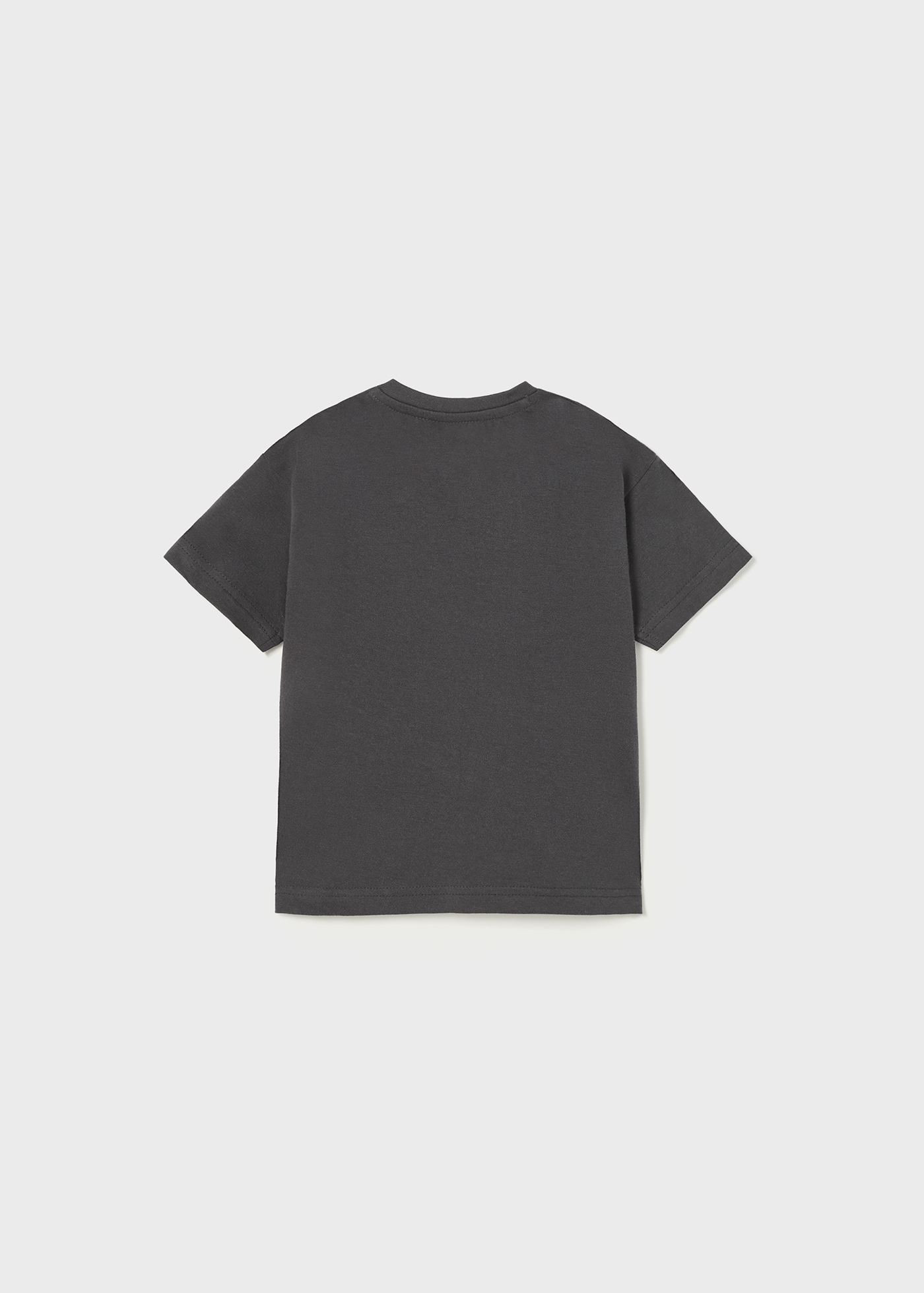 Camiseta infantil de algodão de manga curta com estampa interativa.