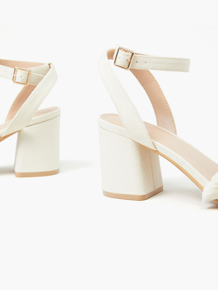Sandália de salto desfiado - Branco-creme