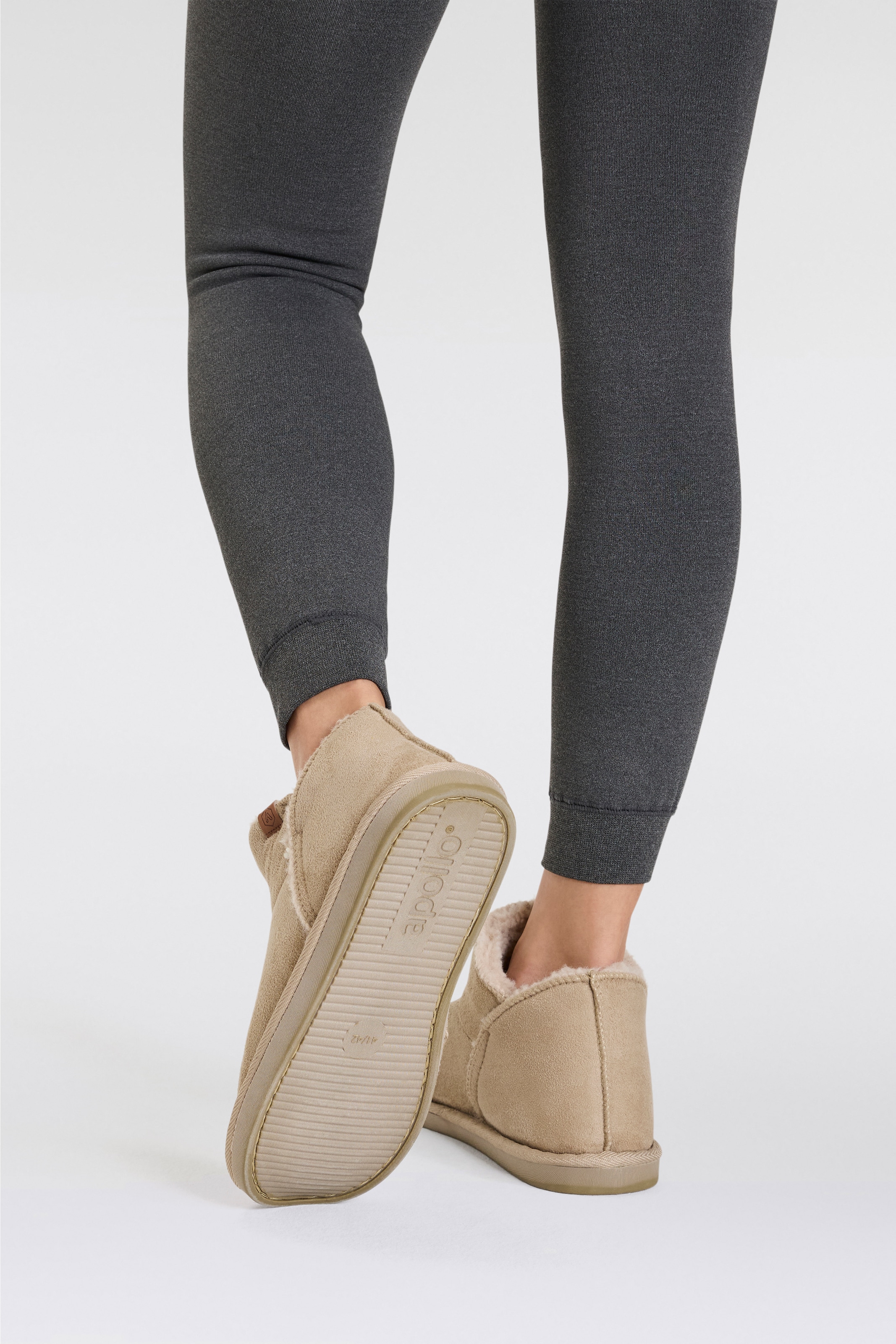 Apollo Hausschuh »LADIES HOME BOOTS SUEDE«  mit Logoprägung und kuscheligen, wärmenden Innenfutter