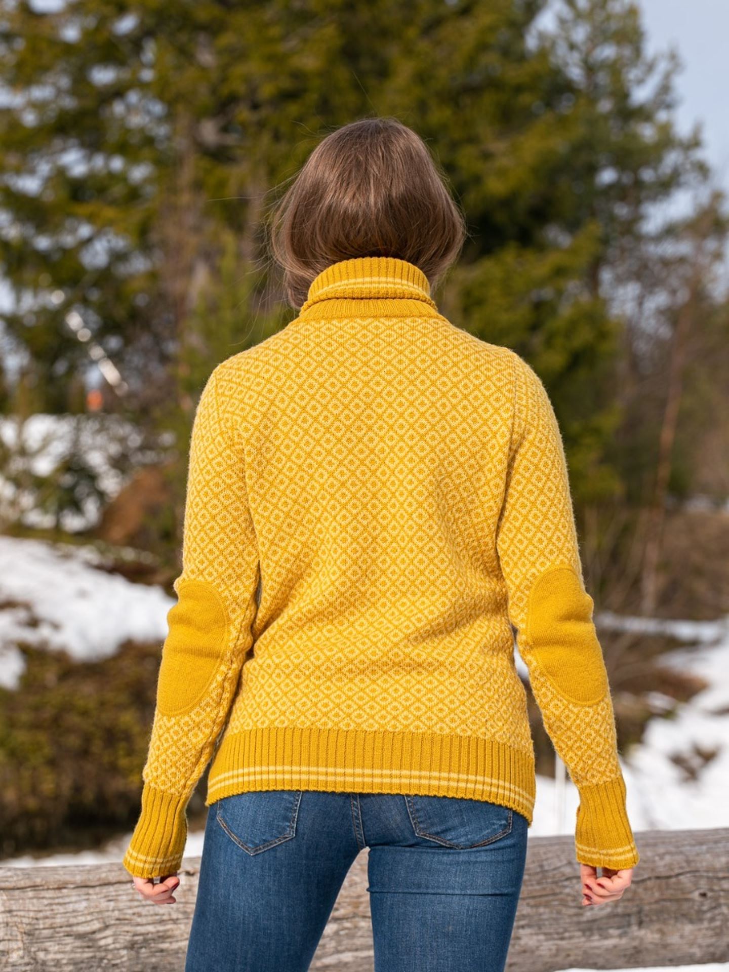 Slogen Woman Zip Neck