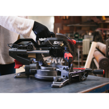 SKIL afkortzaag / verstekzaag 216mm met trekfunctie en laser 1310AA 1600W + snelklem