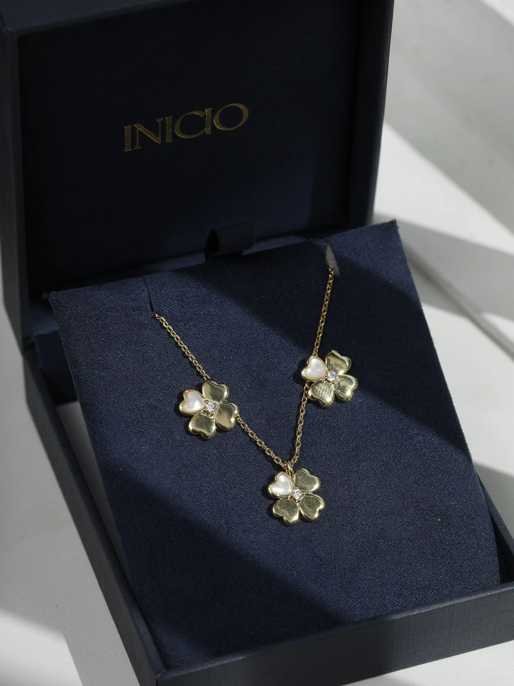Inicio Cubic Zirconia Clover Set Gift Box