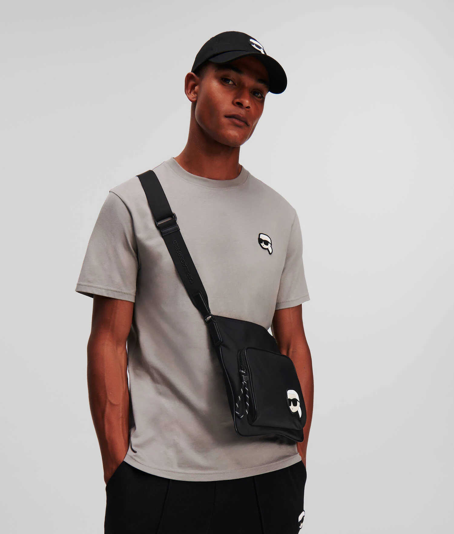 SAC BANDOULIÈRE PLAT K/IKONIK EN NYLON