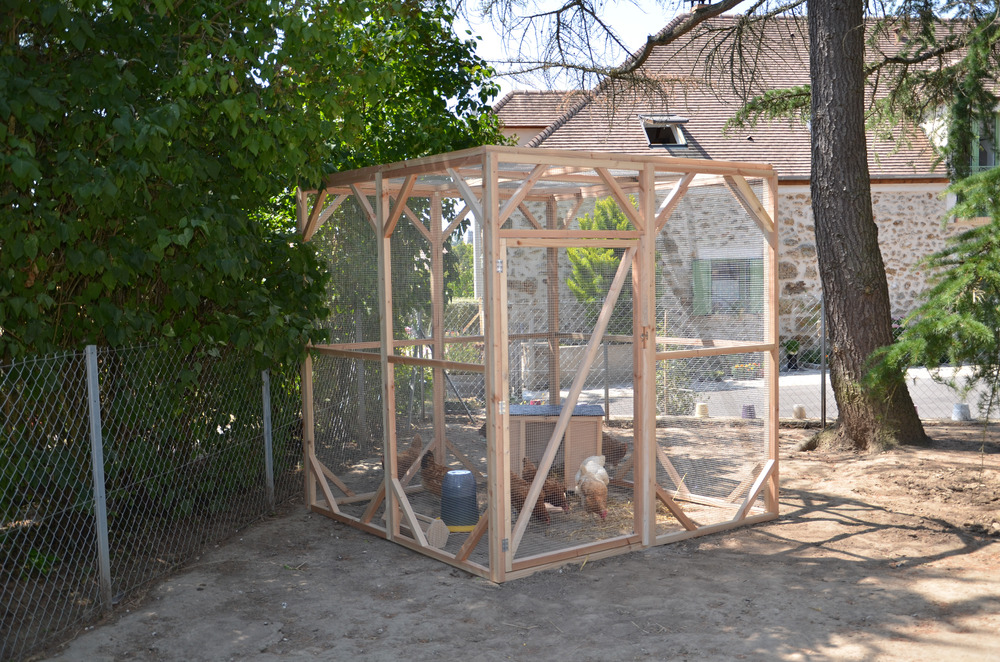 Poulailler / volière eugénie 4m² douglas 200x209x204,5 cm pour 6 à 8 poules ou oiseaux