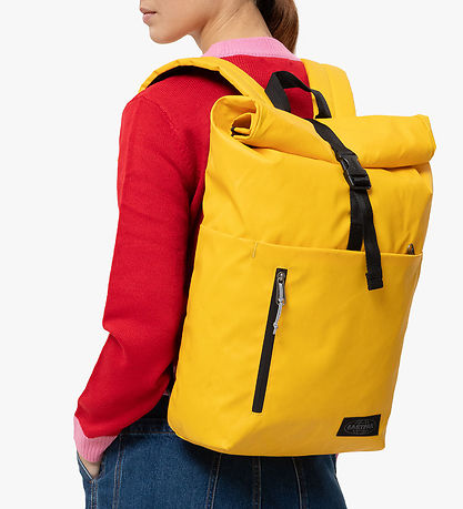 Eastpak Rucksack - aufgerollt - 23 L - Tarp Yolk