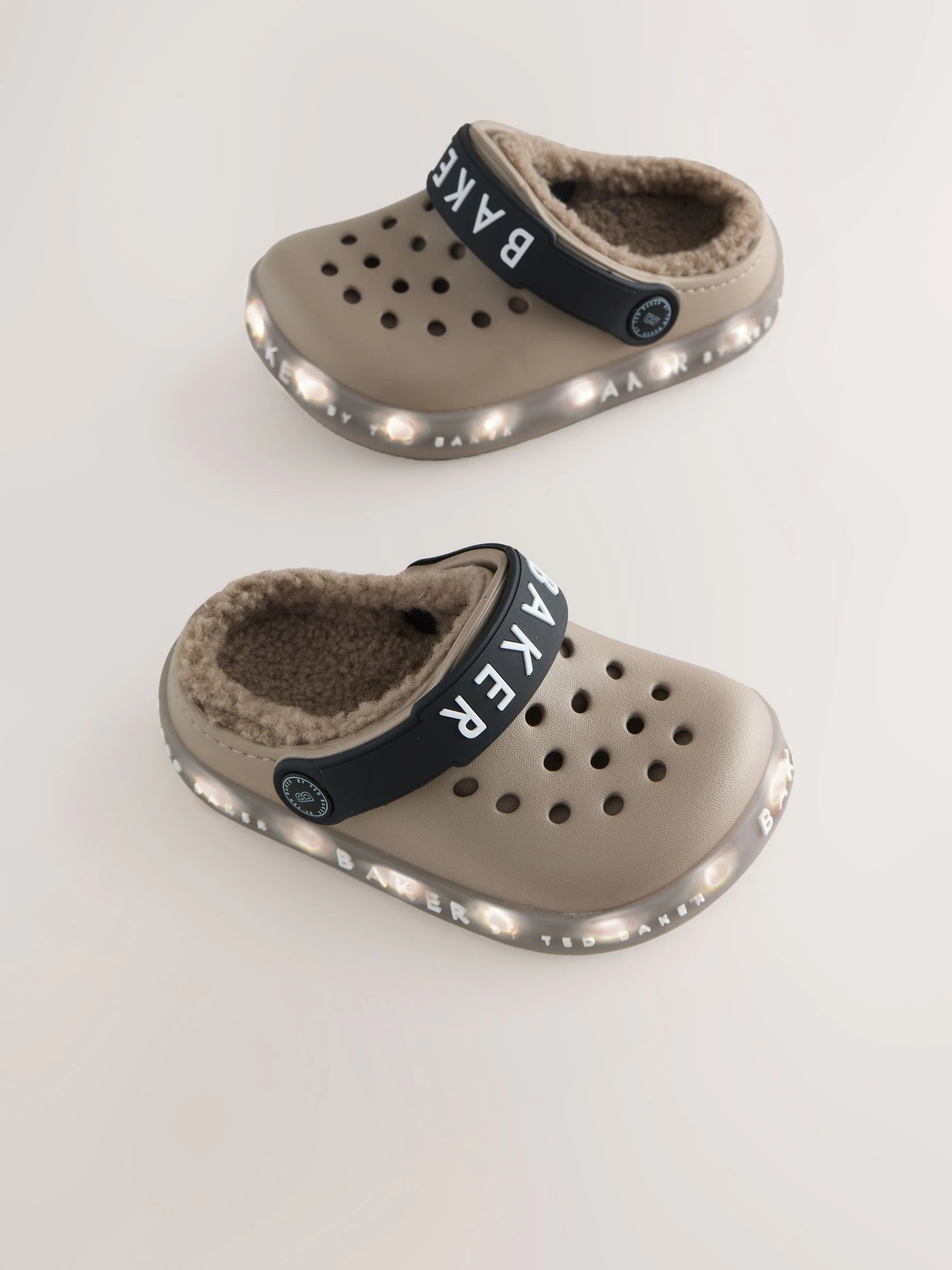 Pastelgeel - Baker by Ted Baker Borg Lined Clog Slippers