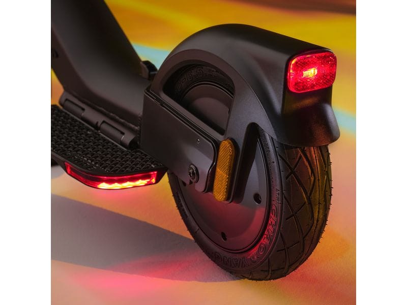 Pure Electric E-Scooter x McLaren Schwarz Electric Scooter