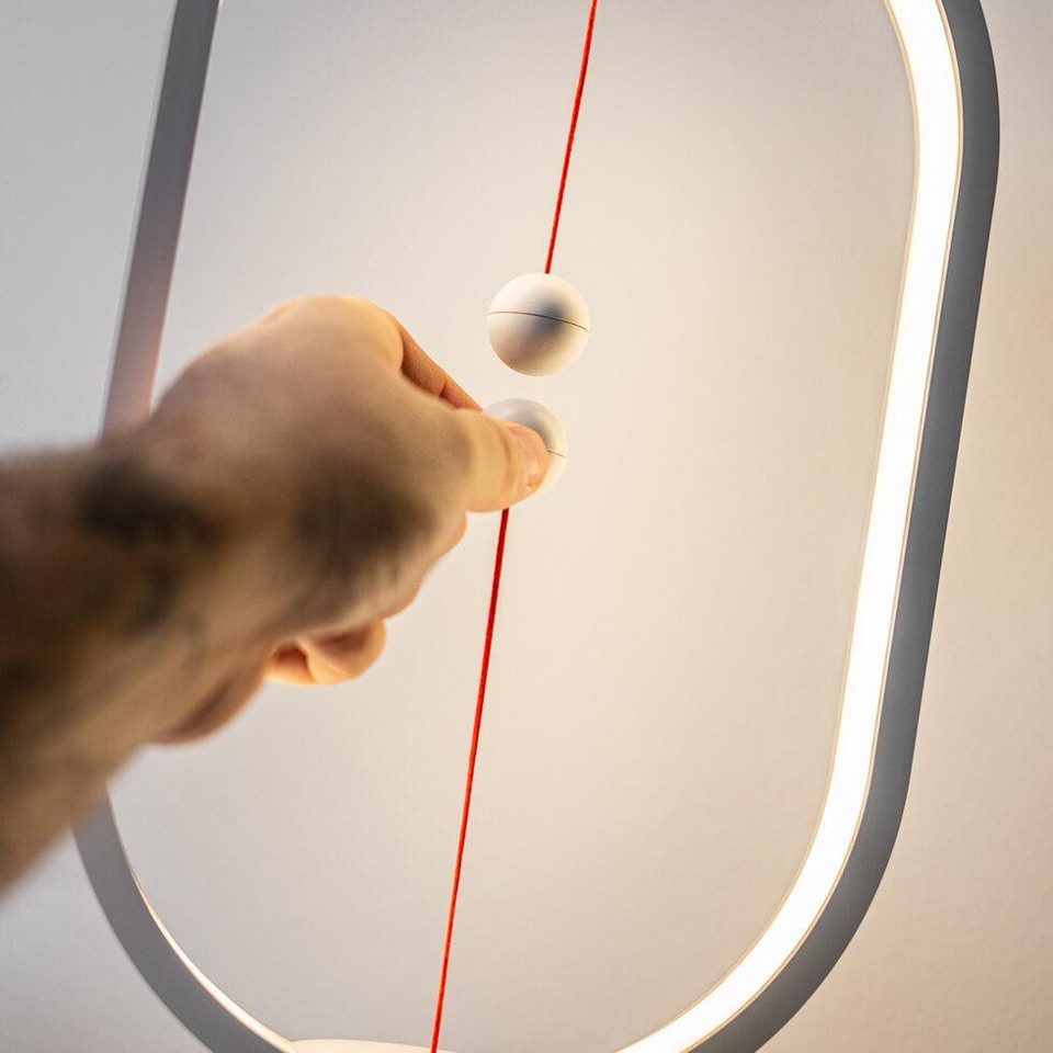 Heng Balance Lampe - Oval - Hvid