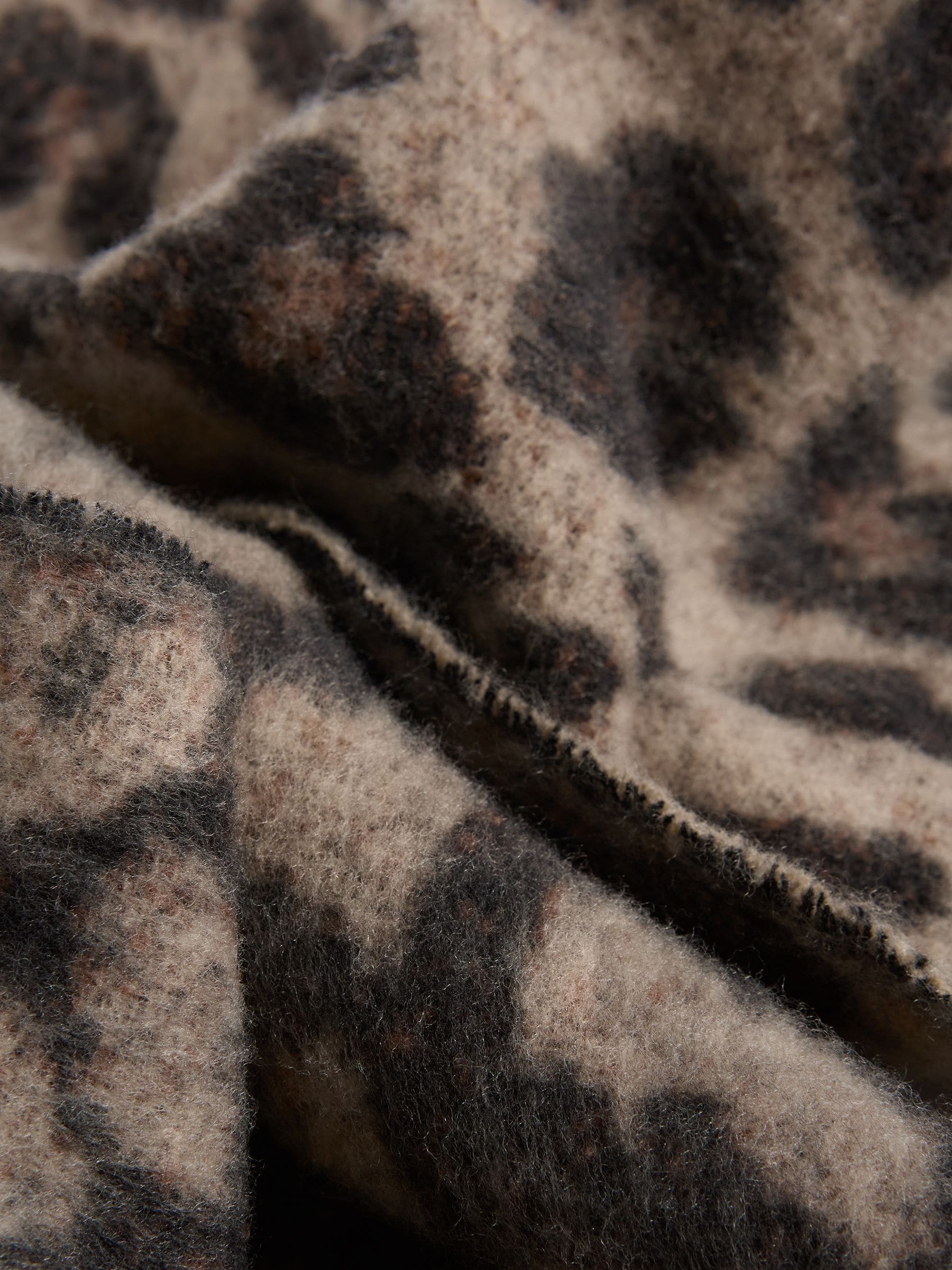 Donkere luipaardprint - Love & Roses - Geborstelde sjaal
