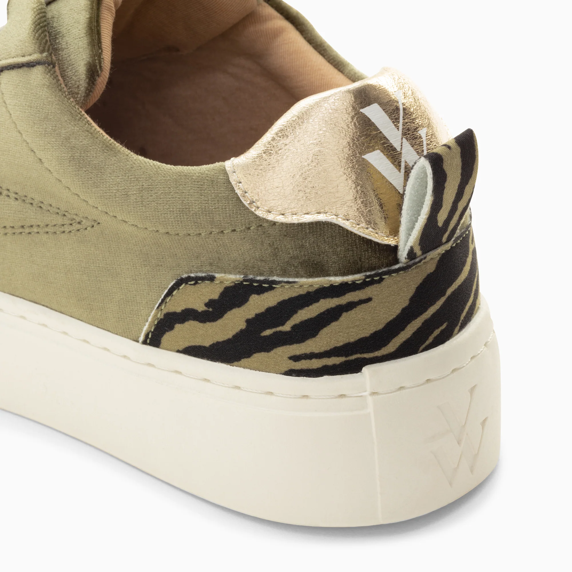 Sneakers-Baskets éclair Jessie kaki à lacets