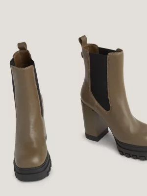Botas Chelsea de couro com salto bloco