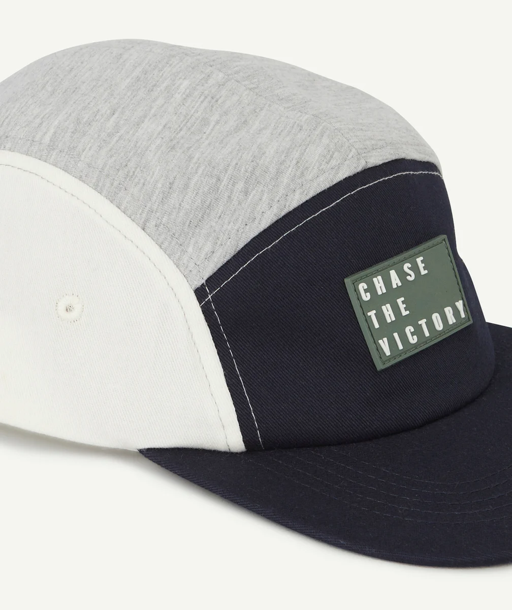 CASQUETTE GARÇON EN COTON COLORBLOCK AVEC PATCH