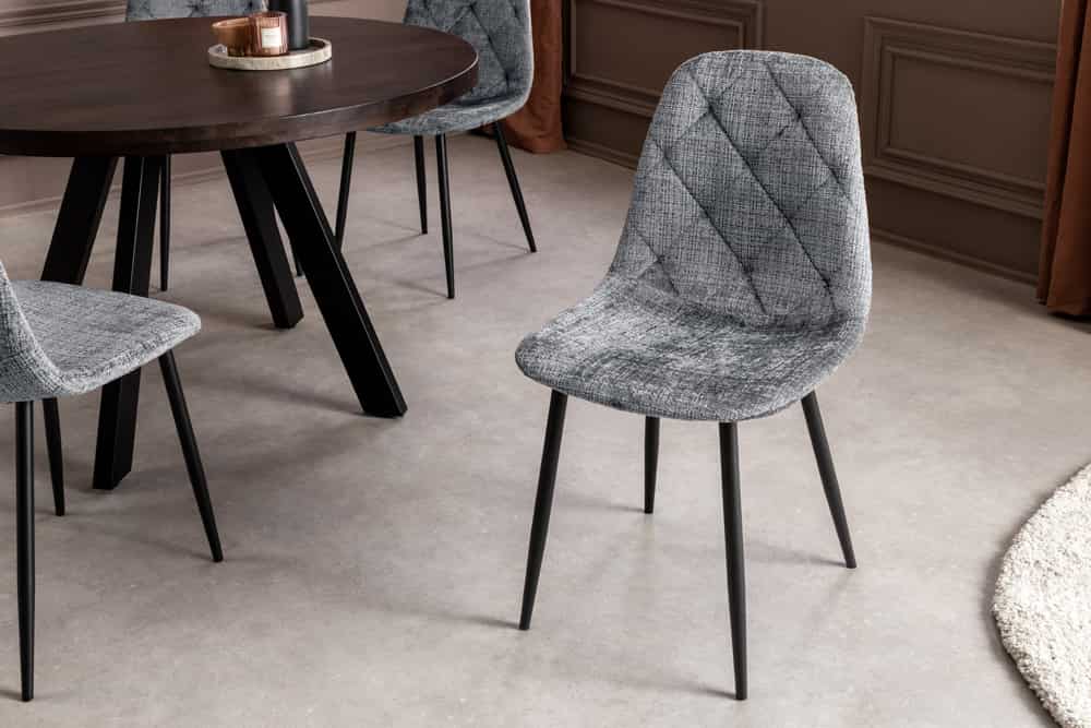 Stilvoller Stuhl GLAMM grau Chenille Cremona mit Rauten-Steppung schwarze Metallbeine