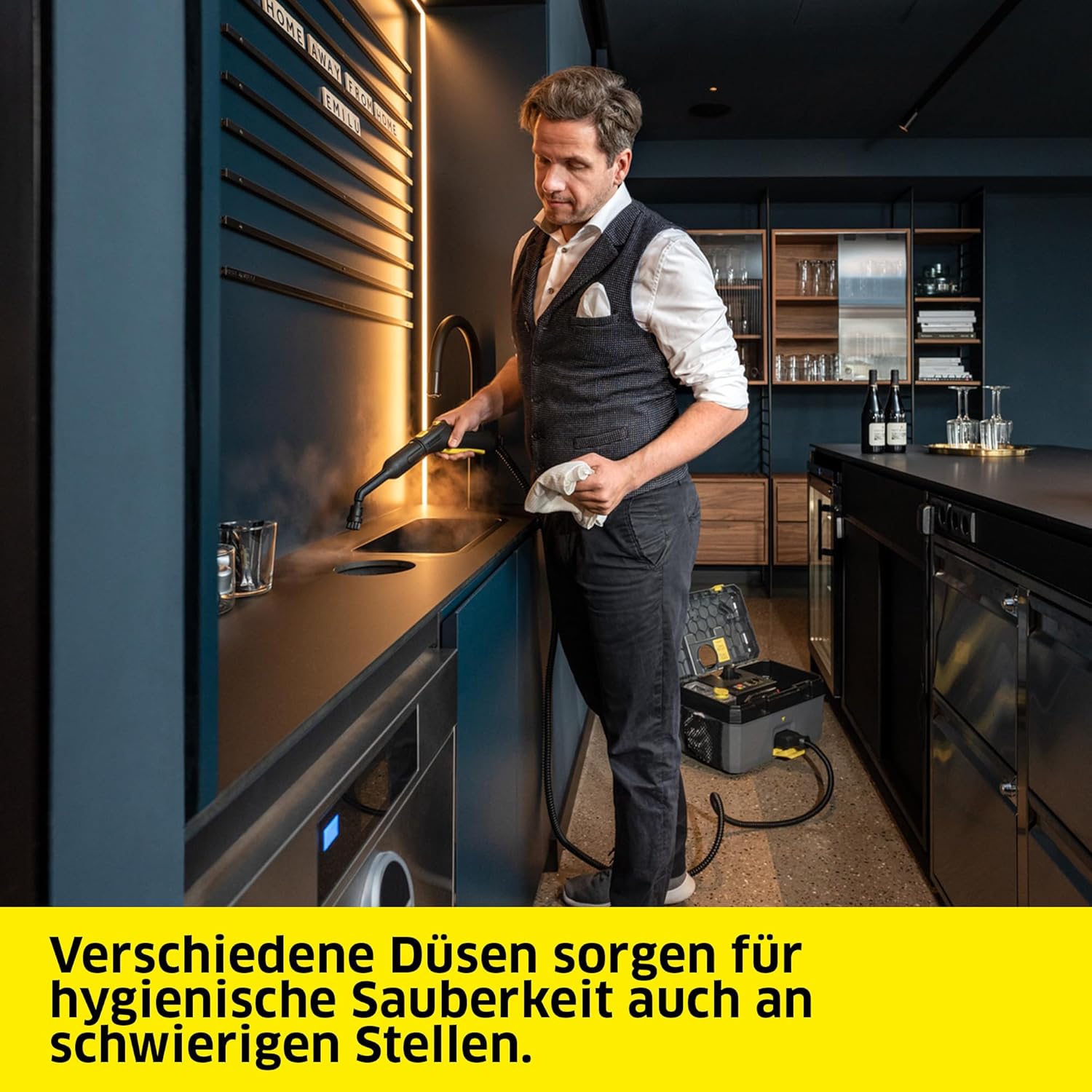 Kärcher Dampfreiniger SG 4/2 Classic, Dampfdruck: 4 bar, Tank: 0,5 l Kesselinhalt + 1,5 l Frischwassertank, Handdüse mit Bürste, 2,5 m Dampfschlauch, Powerdüsenset, Flachbürste